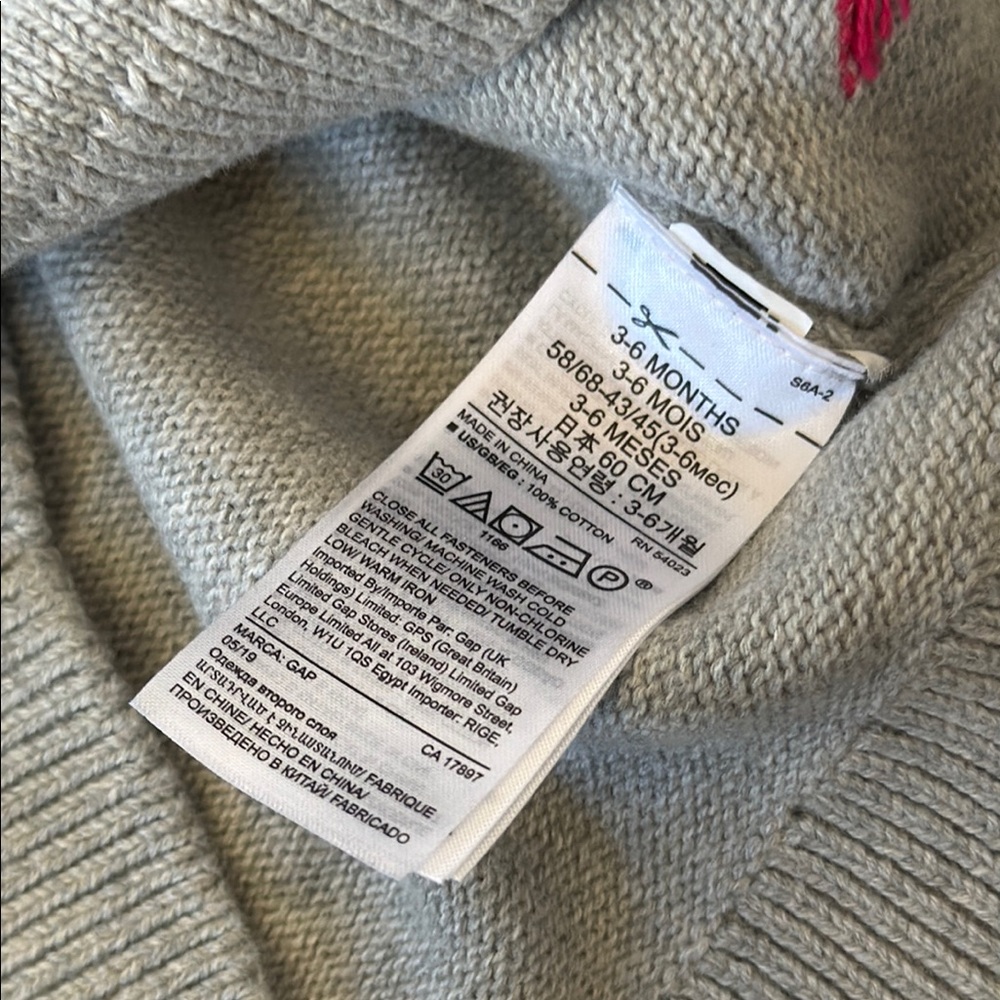 GAP Gray and Pink Sweater with Playful Design - Picture 3 of 8